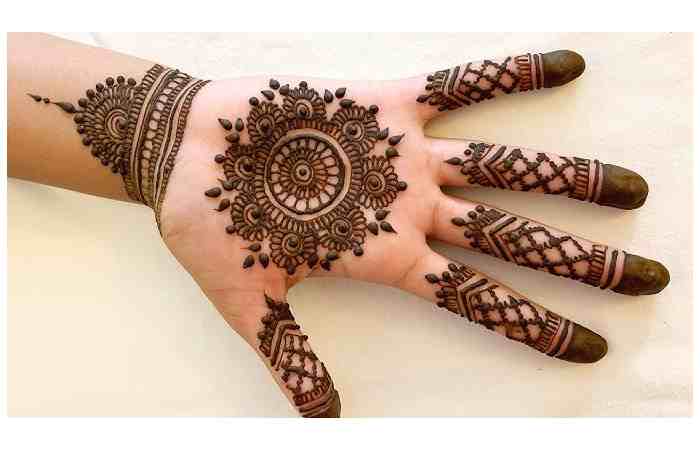 Stylish_Tsug7k1gwyk= Mehandi Designs Simple (7)